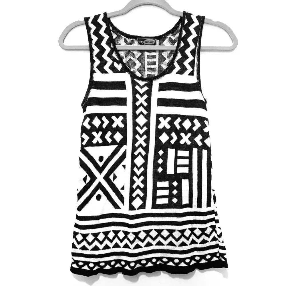Geometric scoop neck